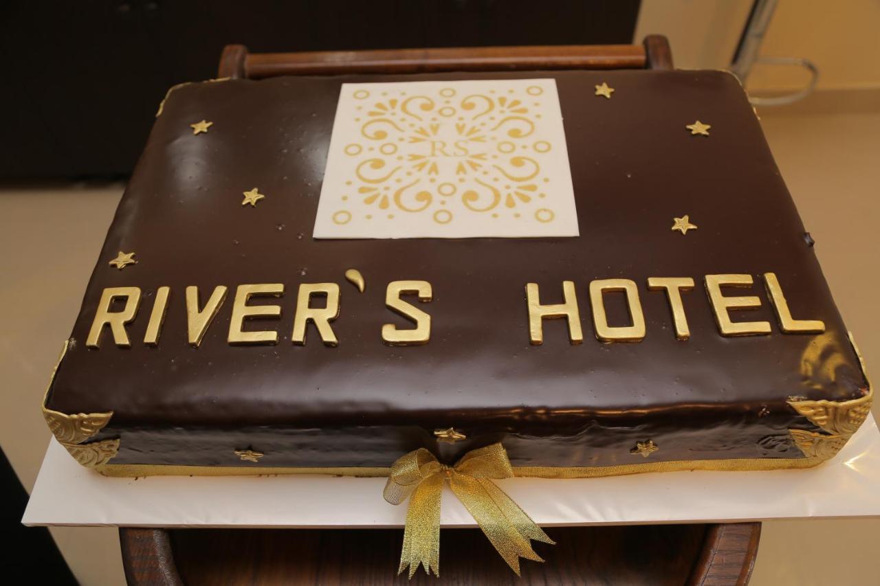 River S Hotel Зугдіді Екстер'єр фото